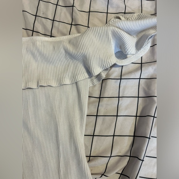 Ardene Off-Shoulder Ribbed Bodysuit Top in White, Size Women’s Medium - Picture 4 of 4